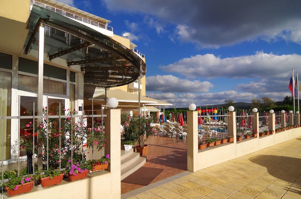 Hotel Plamena Palace พรีมอร์สโก ภายนอก รูปภาพ