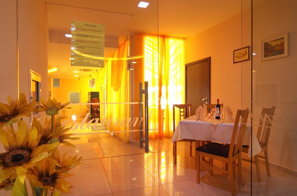 Hotel Plamena Palace พรีมอร์สโก ภายนอก รูปภาพ